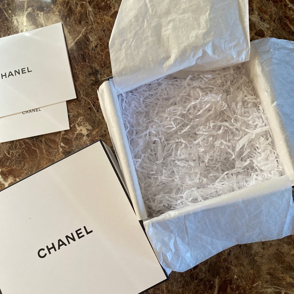 Chanel Box - Picture 10 of 10